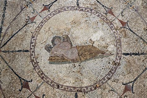 The Unexplained Stillness - A Roman Mosaic Exploring Silence and Contemplation!